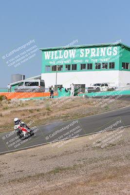 media/Apr-20-2025-AHRMA (Sun) [[393a79c373]]/Race/Group 11 early race/Turn 4b/